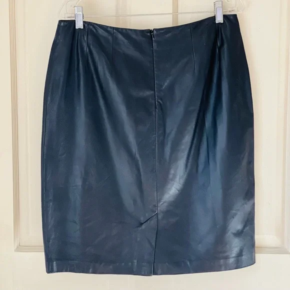 1990’s Doncaster Leather Skirt. - Picture 2 of 4